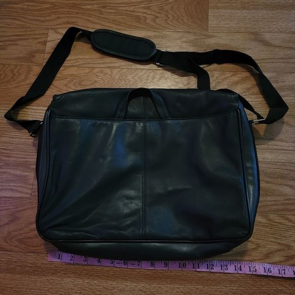 Pelle Studio Wilsons Leather Messenger Laptop Travel Bag - Picture 2 of 10